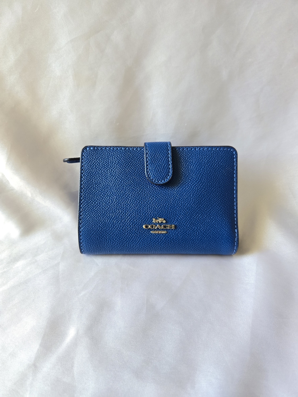 Coach Blue Pebbled Leather Corner Zip Medium Compact Wallet EUC with COA